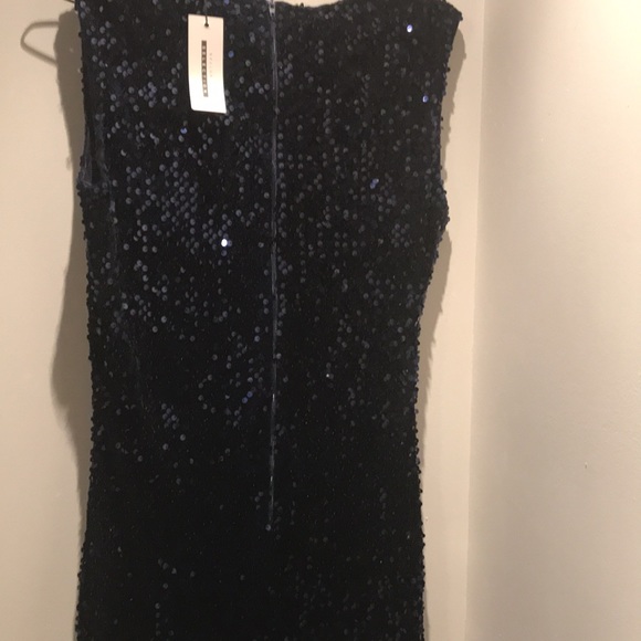 pretty long sequined dress never used - Picture 2 of 3